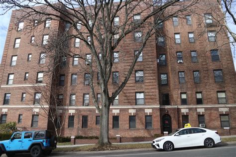 The Windsor Apartments - Great Neck Plaza, New York