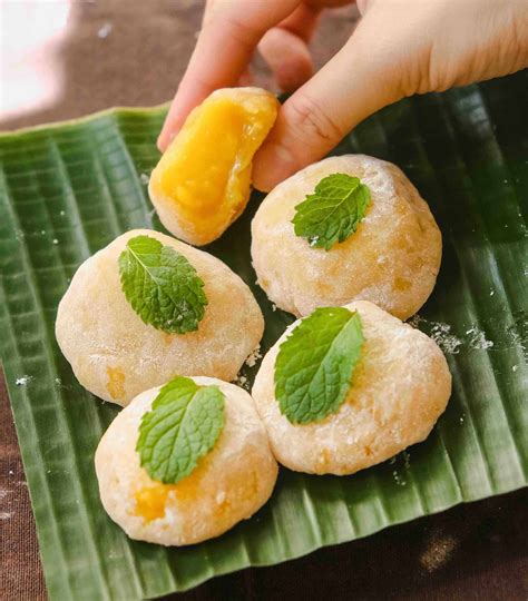 Mango Mochi (Easy Microwave Recipe) - The Foodie Takes Flight