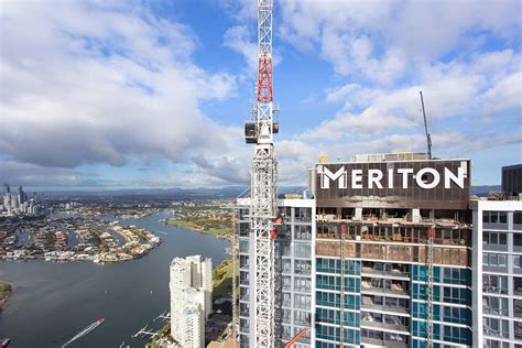 High Level Building Signage 的图像结果
