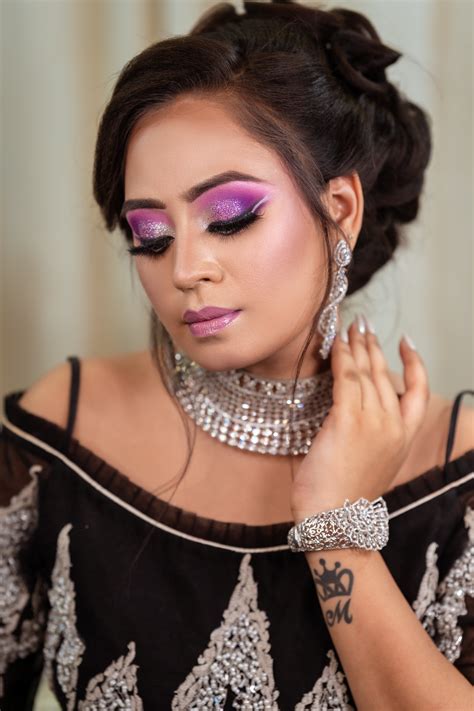 Self Grooming Classes In Ahmedabad | Sara Makeup Artist