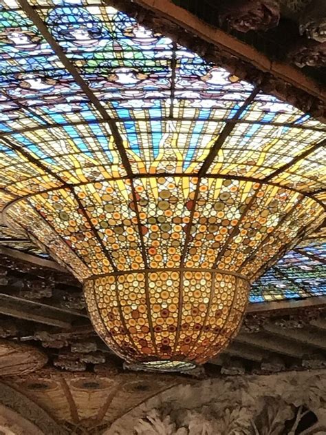 Дворец каталонской музыки (Palau de la Msica Catalana) в Барселоне ...