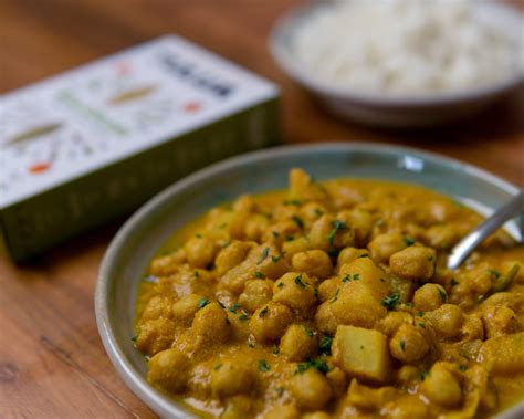 Chickpea & Potato Malaikari – Tulua