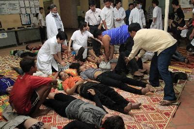 柬埔寨送水节发生极严重踩踏事件 378人死数百人伤