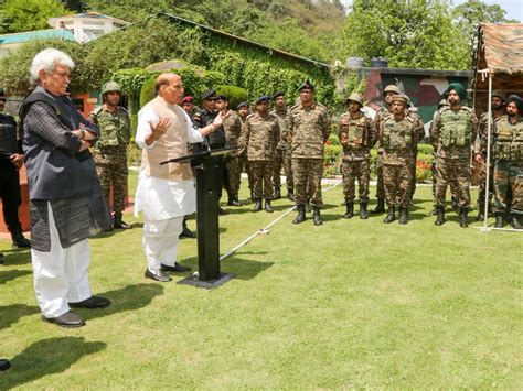 Raksha Mantri reviewed border preparedness during visit to J&K army ...