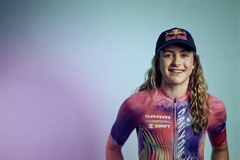 Zoe Backstedt begins her 2025 season - Voxwomen