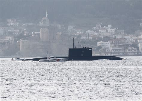 Russia's improved Kilo-class submarine entering Black Sea - Naval News