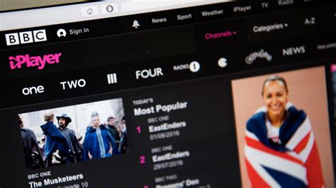 BBC unveils modernised flagship TV news studio