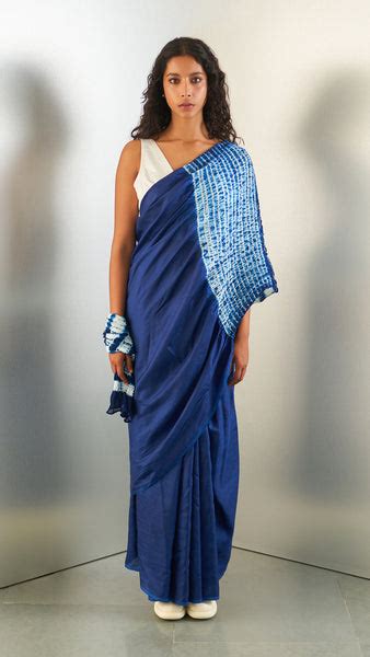Flow Saree - Navy – Studio Medium