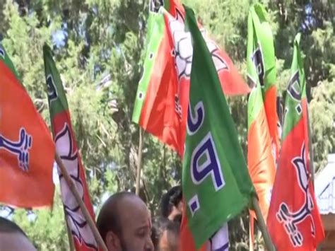 Himachal Pradesh: BJP stages protest at Kangra demanding fair probe in ...