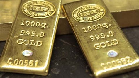 Gold prices drop by Rs 472 per ounce, silver by Rs 1.30 per gram