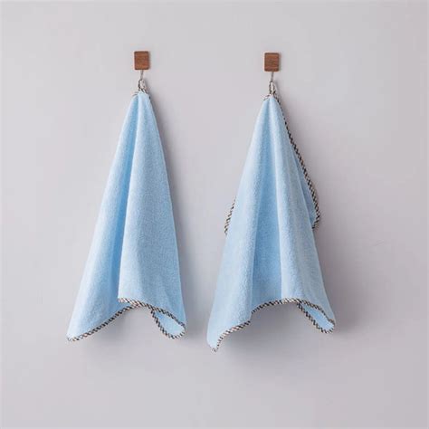 Coral Bath Towel, High Absorbent, And Super Soft–Spread Spain