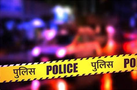 प्रेमी जोड़े की बेरहमी से पिटाई, अर्धनग्न अवस्था में पूरे गांव में ...