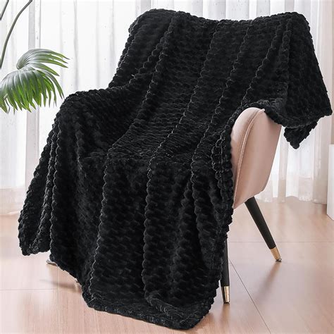 Amazon.com: Exclusivo Mezcla Extra Large Soft Fleece Throw Blanket ...