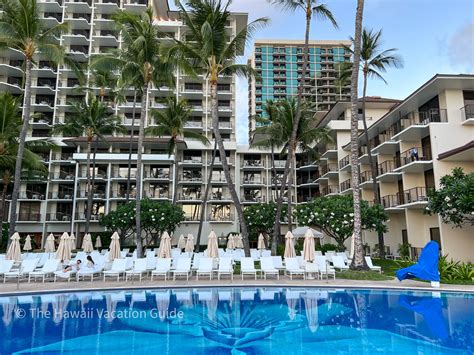 The Halekulani Hotel: Elegant and Oceanfront - The Hawaii Vacation Guide