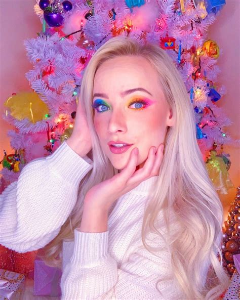 Christmas around the Corner : r/ComfortableGirls