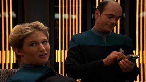 Watch Star Trek: Voyager Season 2 Episode 17: Dreadnought - Paramount+