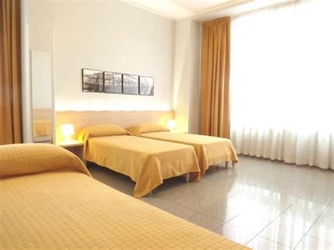 APARTHOTEL NAVIGLI (Milan) - Apartment Reviews, Photos, Rate Comparison ...