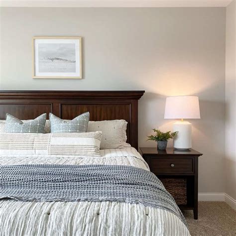 27 Artwork Above Bed Ideas to Maximize Wall Space