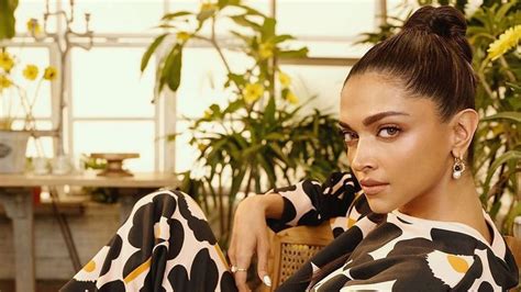 3 times Deepika Padukone made a case for colourful prints | Vogue India