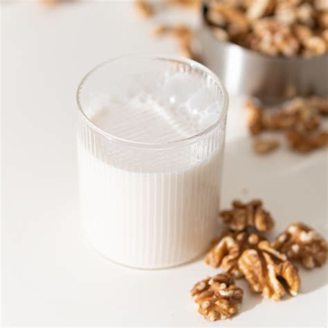 Benefits of Walnut Milk – milkyplant