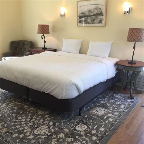 WINDSOR MANSION INN ::: WINDSOR, UNITED STATES ::: COMPARE HOTEL RATES