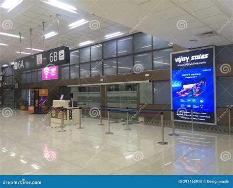 Departure Hall at Sardar Vallabhbhai Patel International Airport ...