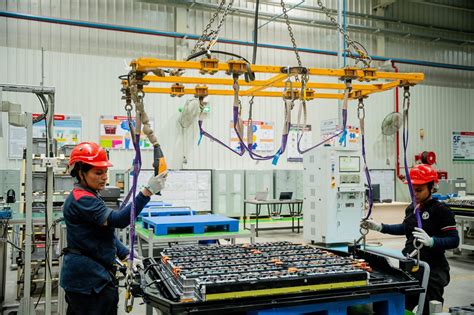 Why Women-led Factory Floors Make Business Sense | Autocar Professional