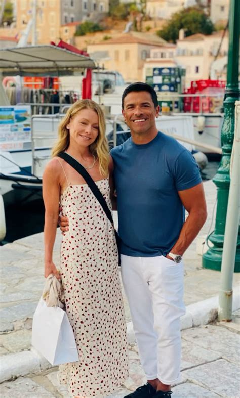 Kelly Ripa vents about Mark Consuelos getting fit as she gained 68 ...