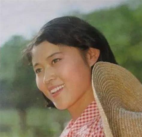 倪萍年轻时的罕见照片，太美了