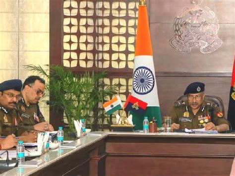 UP Police Promotions Delayed | Senior Officers Await Postings; Dual Charges