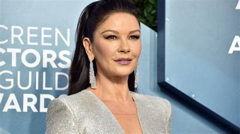Catherine Zeta-Jones shares 'shameless' bikini body selfie with Santa ...