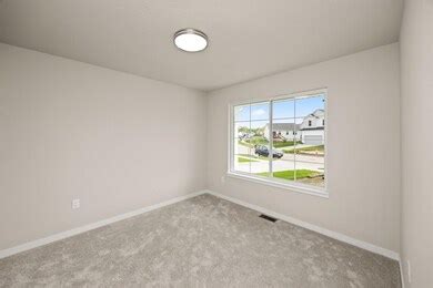 4400 Honey Bee Ridge, Des Moines, IA 50317 | Homes.com