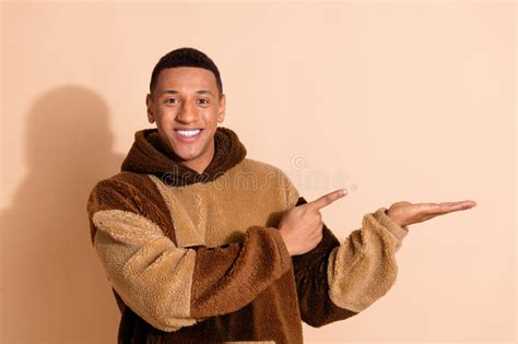 Rezultat imagine pentru Directing Model ASMR