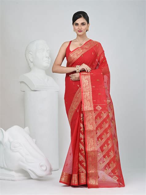 Elegant Red Patli Pallu Tant Saree with Golden Border – Charukriti