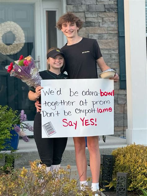 Cute promposal idea!! | Homecoming poster ideas, Cute homecoming ...
