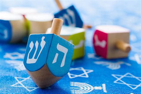 How to make and to spin a Dreidel