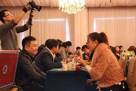 街头采访 在深圳工作的徐州女生的婚恋观-搞笑视频-搜狐视频