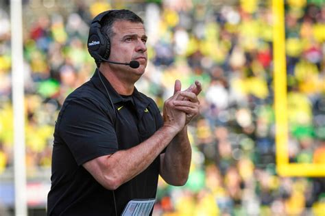 Mario Cristobal at career crossroads: Stay with Oregon Ducks or return ...