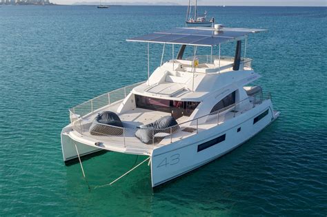 2021 Leopard 43 Powercat Catamarans à moteur à vendre - YachtWorld