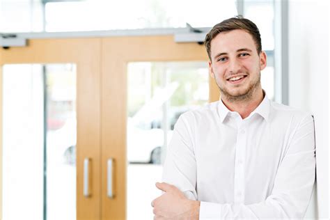 Office Portrait Example 的图像结果