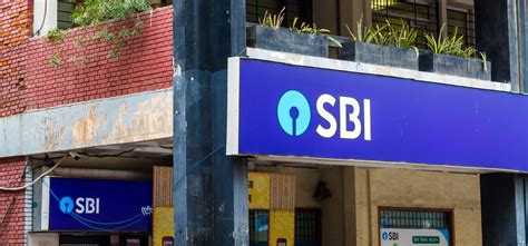 SBI Bank Denies Entry To A Man In Shorts