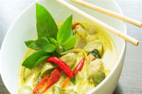 Thai Green Chicken Curry Recipe: How to Make Thai Green Chicken Curry ...