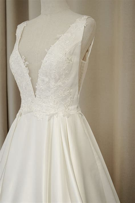 Deep V Bridal Gown | Wedding Gown - Etsy