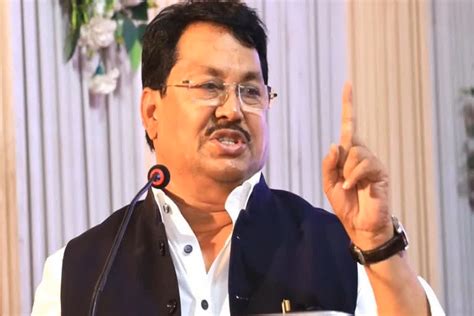 Badlapur Rape Case Update: 'FIR के लिए पीड़ित परिवार को 11 घंटे करवाया ...