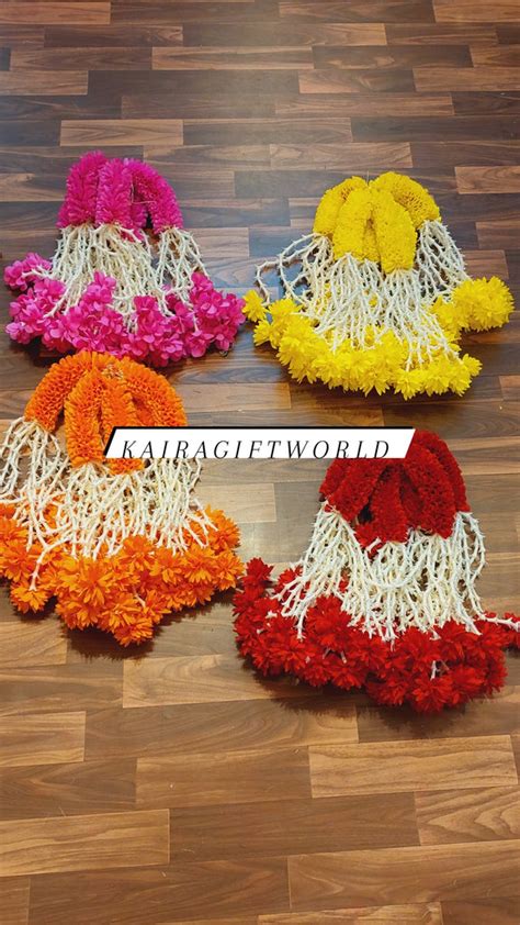 Lilly Cloth Hangings – KairaGiftWorld