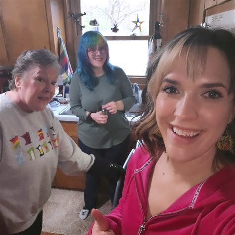 Bailey J Hess (@baileyonair) • Instagram photos and videos