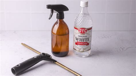 How to make your own natural glass cleaner | Fresh cleaning tips