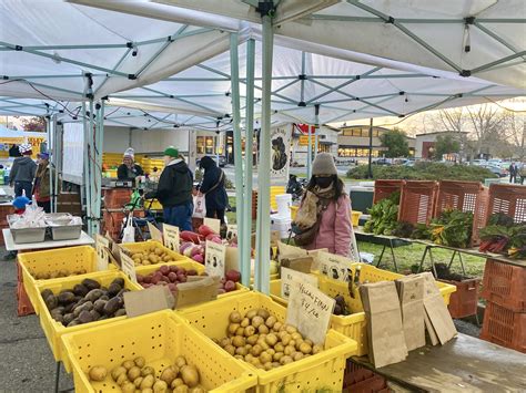 Working at farmers' market, teens connect with Berkeley locals ...