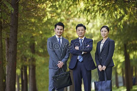 Online FB Business Team Pic 的图像结果