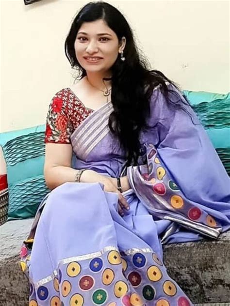 '12 वी फेल' मुळे चर्चेत आलेल्या IRS श्रद्धा जोशी शर्मा यांचं किती झालंय ...